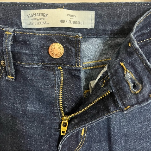 Levi's Jeans Womens 27 Curvy Bootcut Mid Rise Dark Washed Stretch Denim Blue - Picture 3 of 11